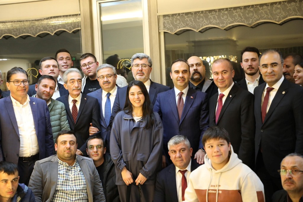 BAKAN KACIR: AFYONKARAHİSARLI ESNAFLARIMIZIN HER DAİM DESTEKÇİSİYİZ