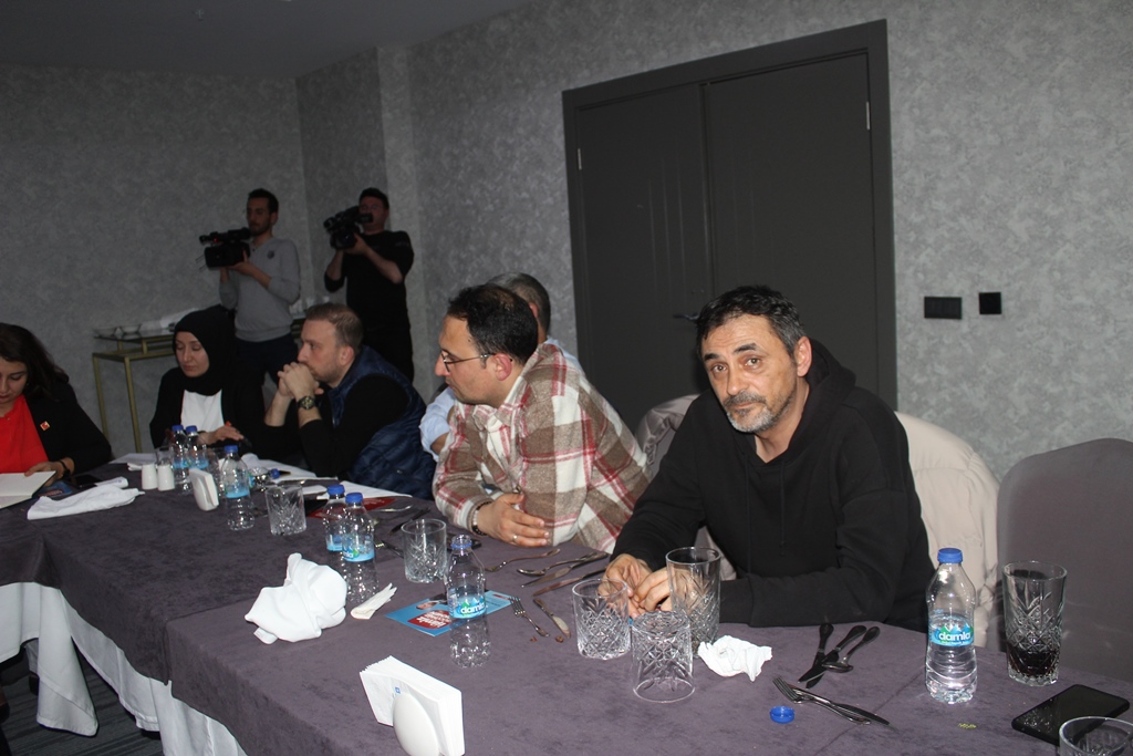 ŞÜKRÜ PANCAR'IN LİDERLİĞİNDEKİ CHP EKİBİ HIZLA İLERLİYOR