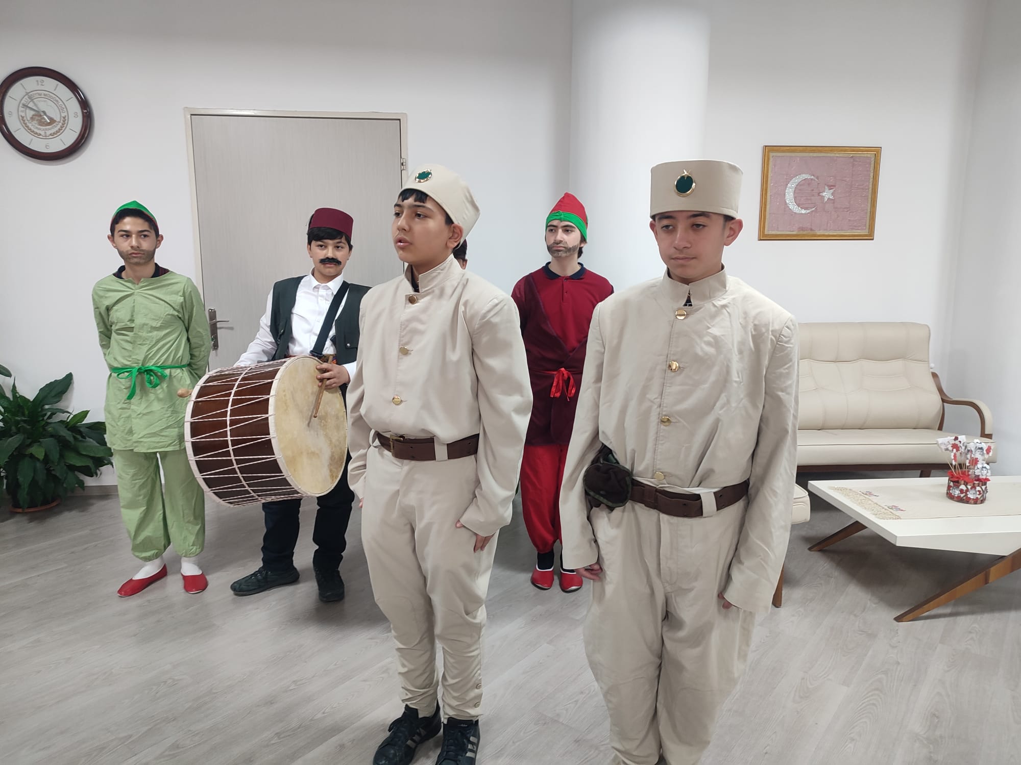 MÜDÜR SÜNNETCİ'Yİ ZİYARET ETTİLER