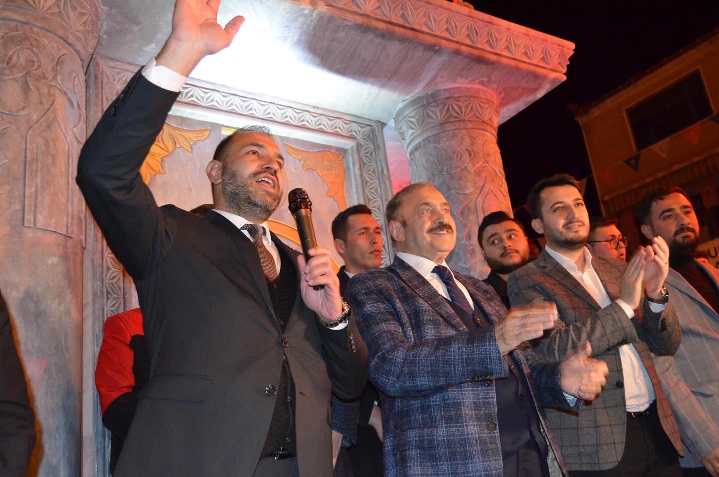 Genç ve Dinamik Aday Eroğlu Şuhut'ta Gövde Gösterisi Yaptı