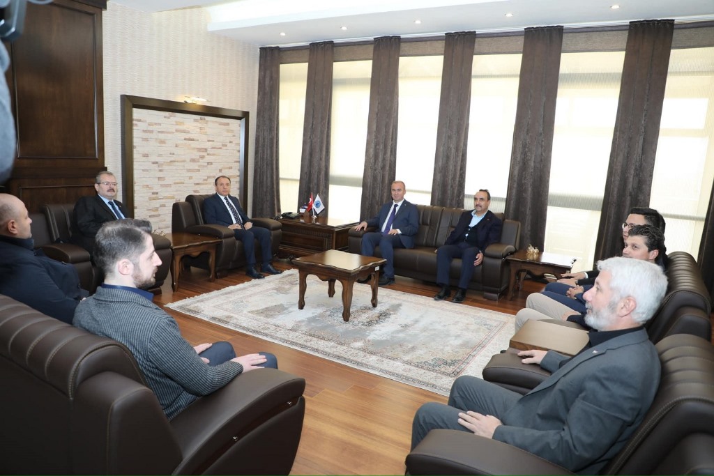 ULUÇAY AFYON KOCATEPE ÜNİVERSİTESİ'Nİ ZİYARET ETTİ