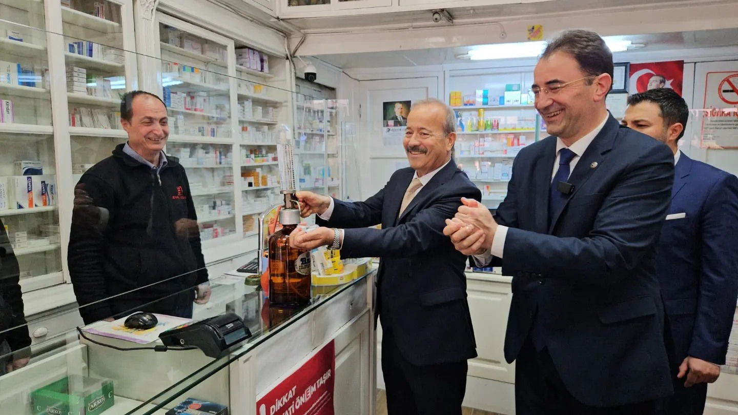 TAYTAK "ADAYIMIZ SEZER KÜÇÜKKURT'UN YANINDAYIZ."