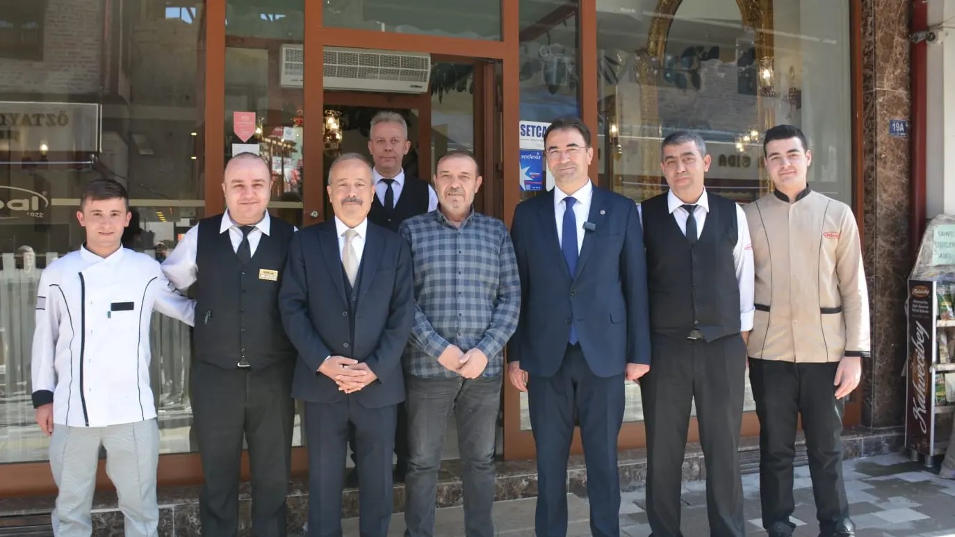 TAYTAK "ADAYIMIZ SEZER KÜÇÜKKURT'UN YANINDAYIZ."