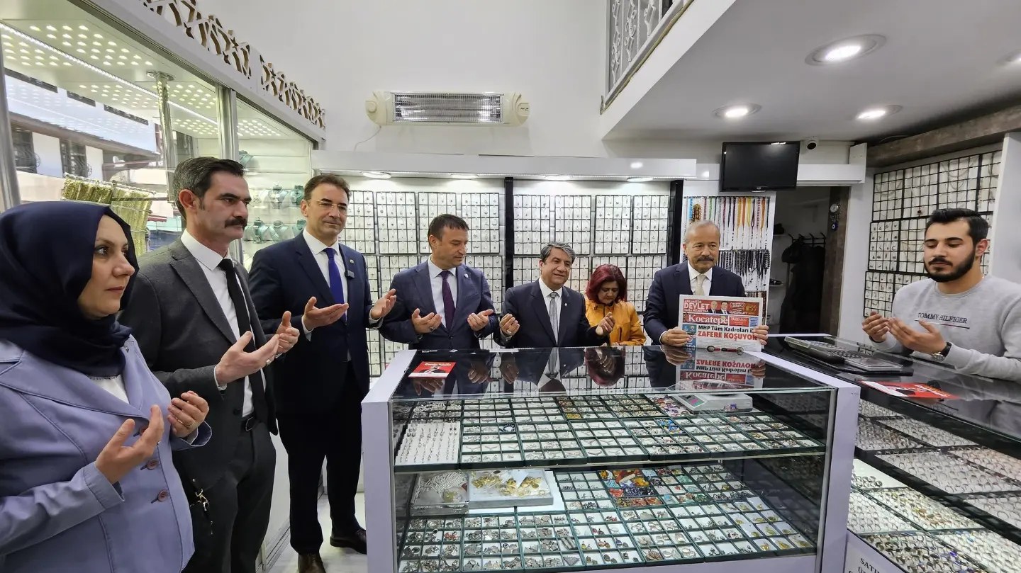 TAYTAK "ADAYIMIZ SEZER KÜÇÜKKURT'UN YANINDAYIZ."