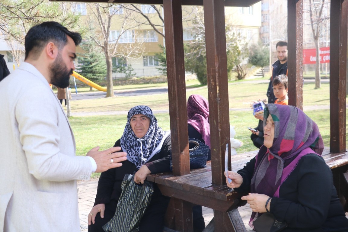 Muhtar Adayından İlginç Vaat Duyan Bir Kez Daha Düşündü!
