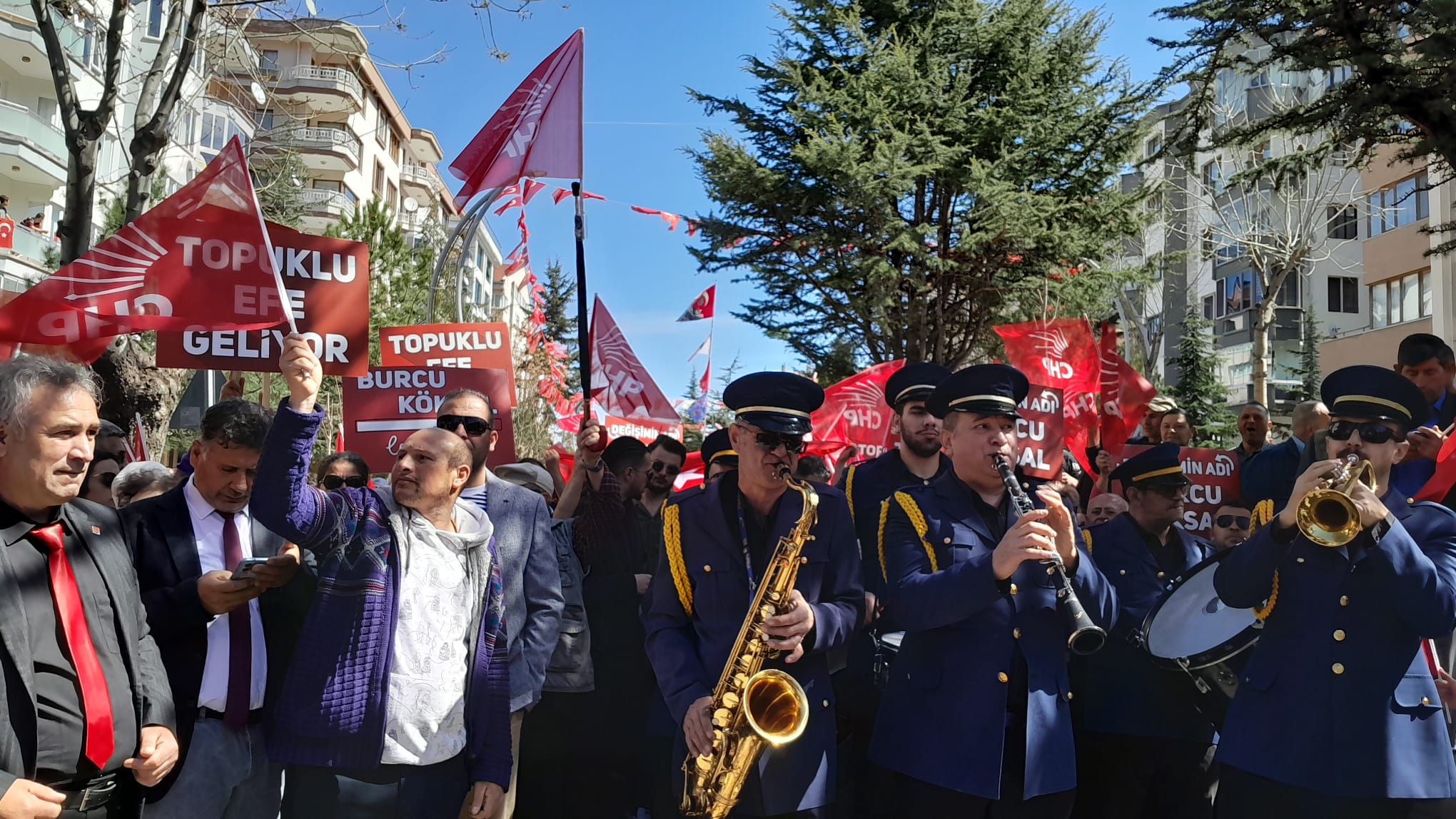 BURCU KÖKSAL'IN SEÇİM YÜRÜYÜŞÜ BAŞLADI