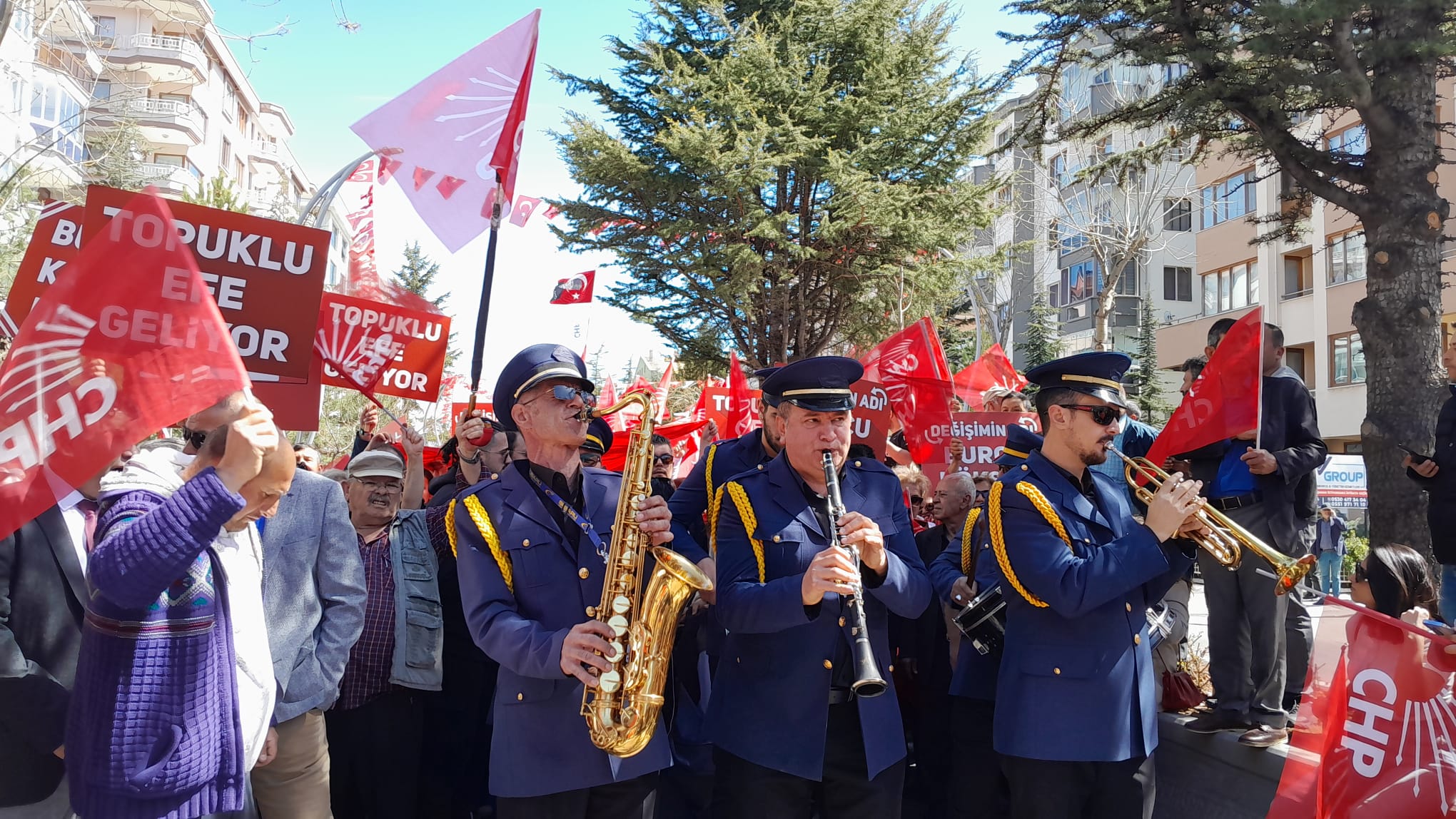 BURCU KÖKSAL'IN SEÇİM YÜRÜYÜŞÜ BAŞLADI