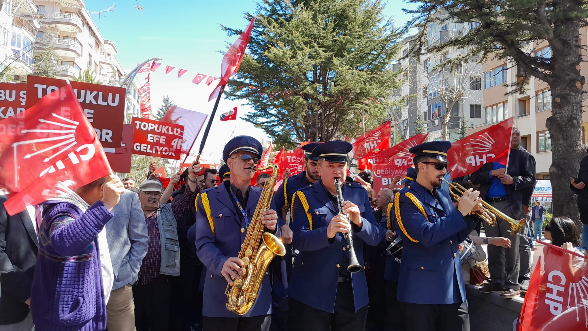 BURCU KÖKSAL'IN SEÇİM YÜRÜYÜŞÜ BAŞLADI