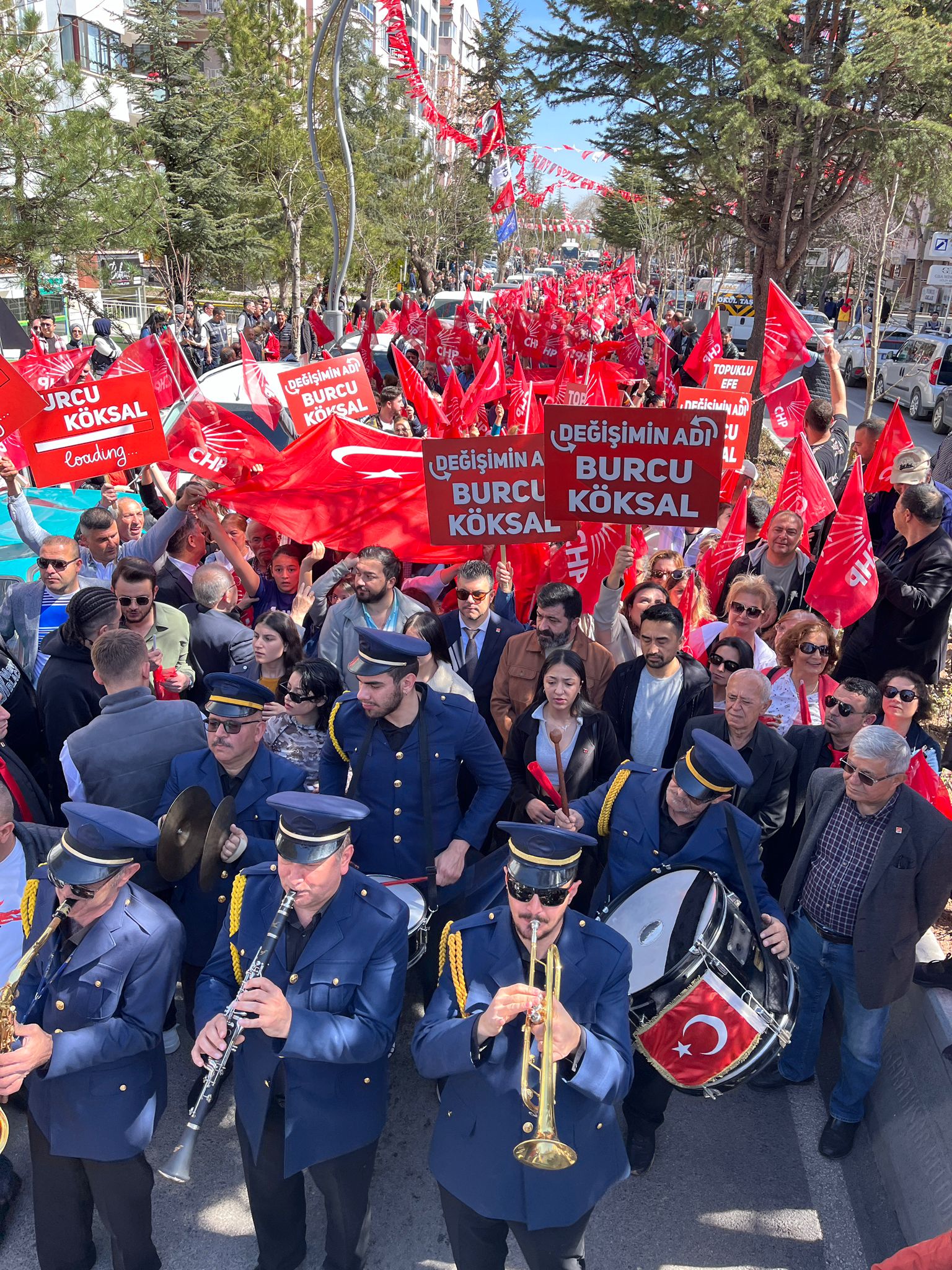 BURCU KÖKSAL'IN SEÇİM YÜRÜYÜŞÜ BAŞLADI