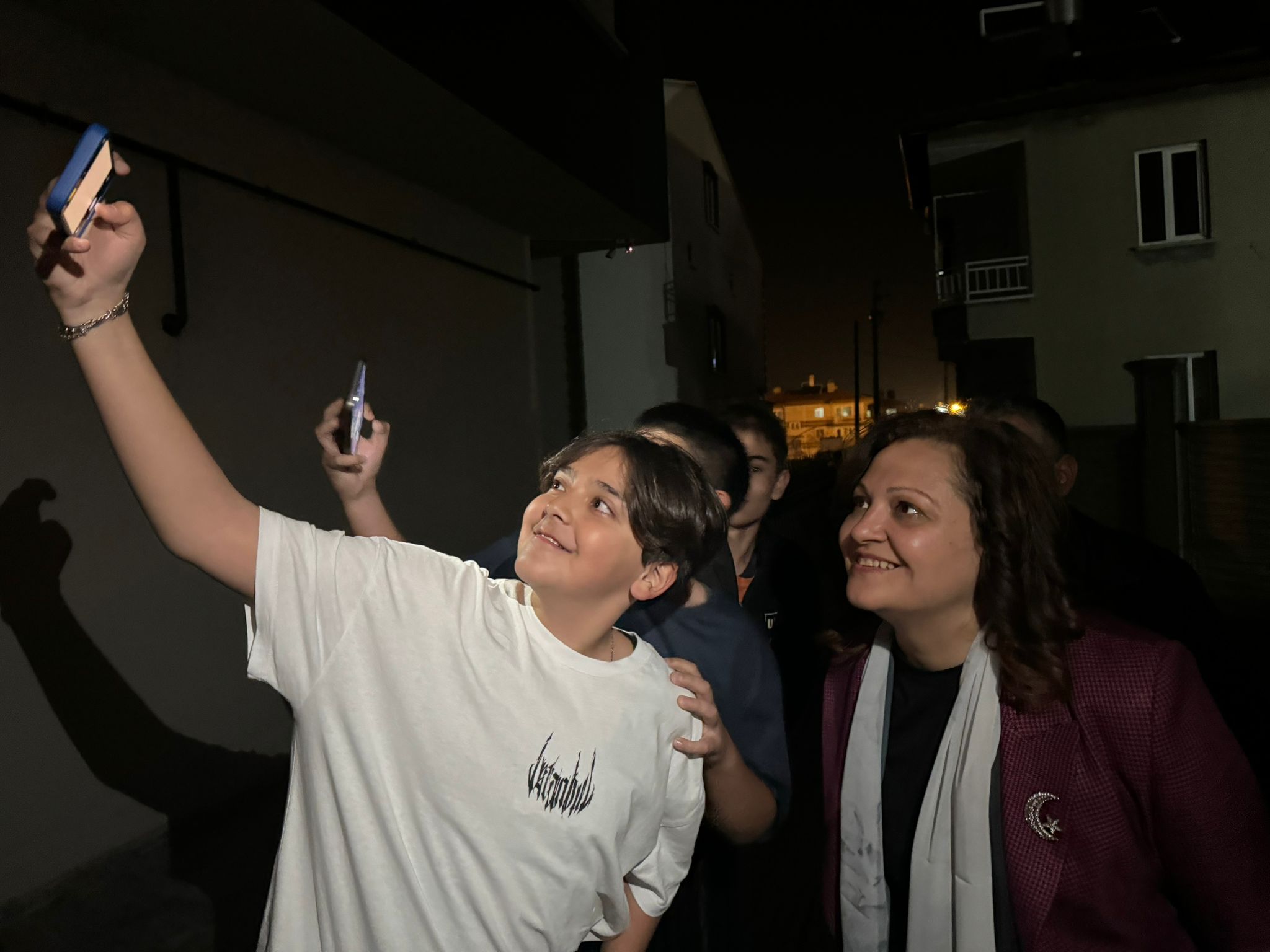 BURCU KÖKSAL "ALNIMDAN AKAN HER DAMLA TER MEMLEKETİME HELAL OLSUN"