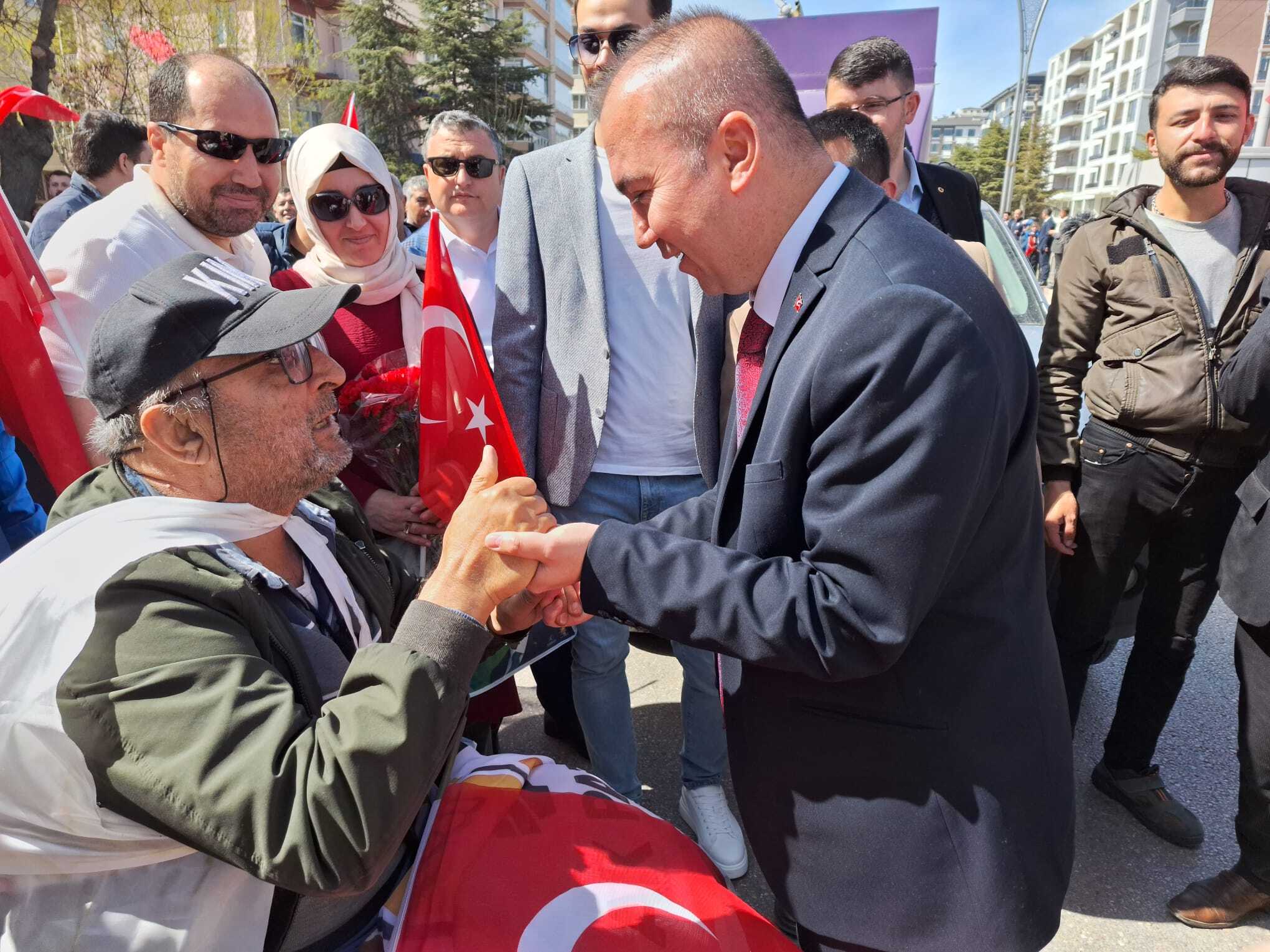 Uluçay Sevgiyle Karşılandı