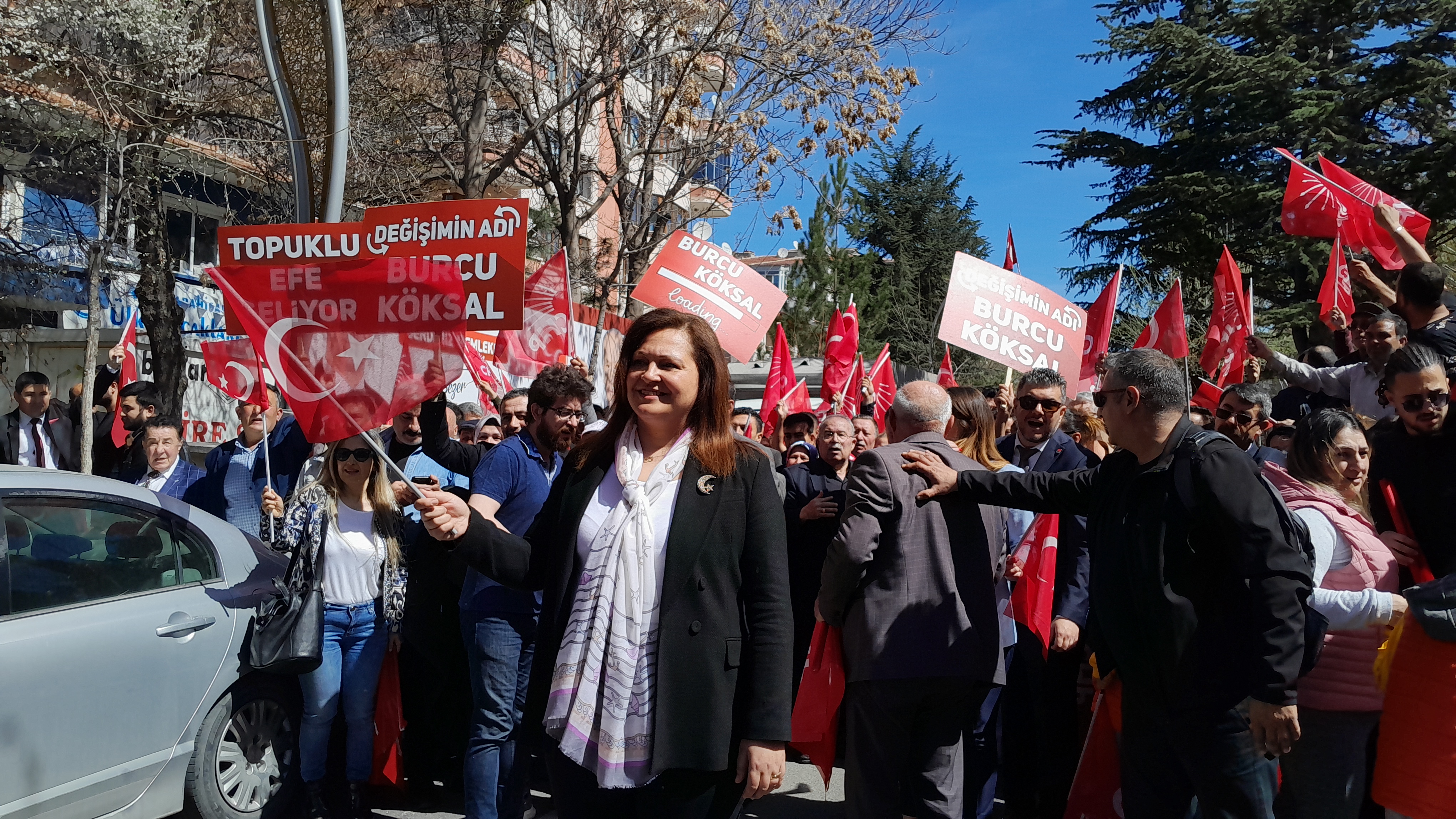 Değişim Rüzgarı Afyonkarahisar'da: CHP'nin İddialı Yürüyüşü!