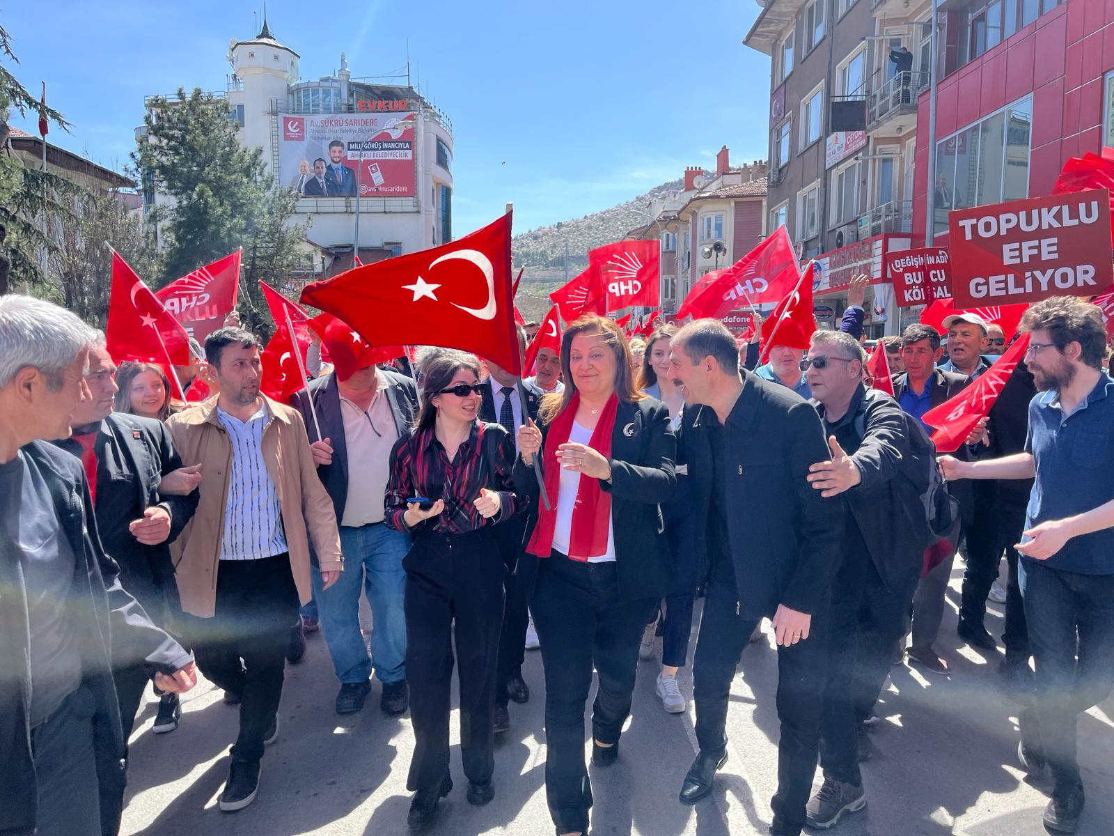 Değişim Rüzgarı Afyonkarahisar'da: CHP'nin İddialı Yürüyüşü!