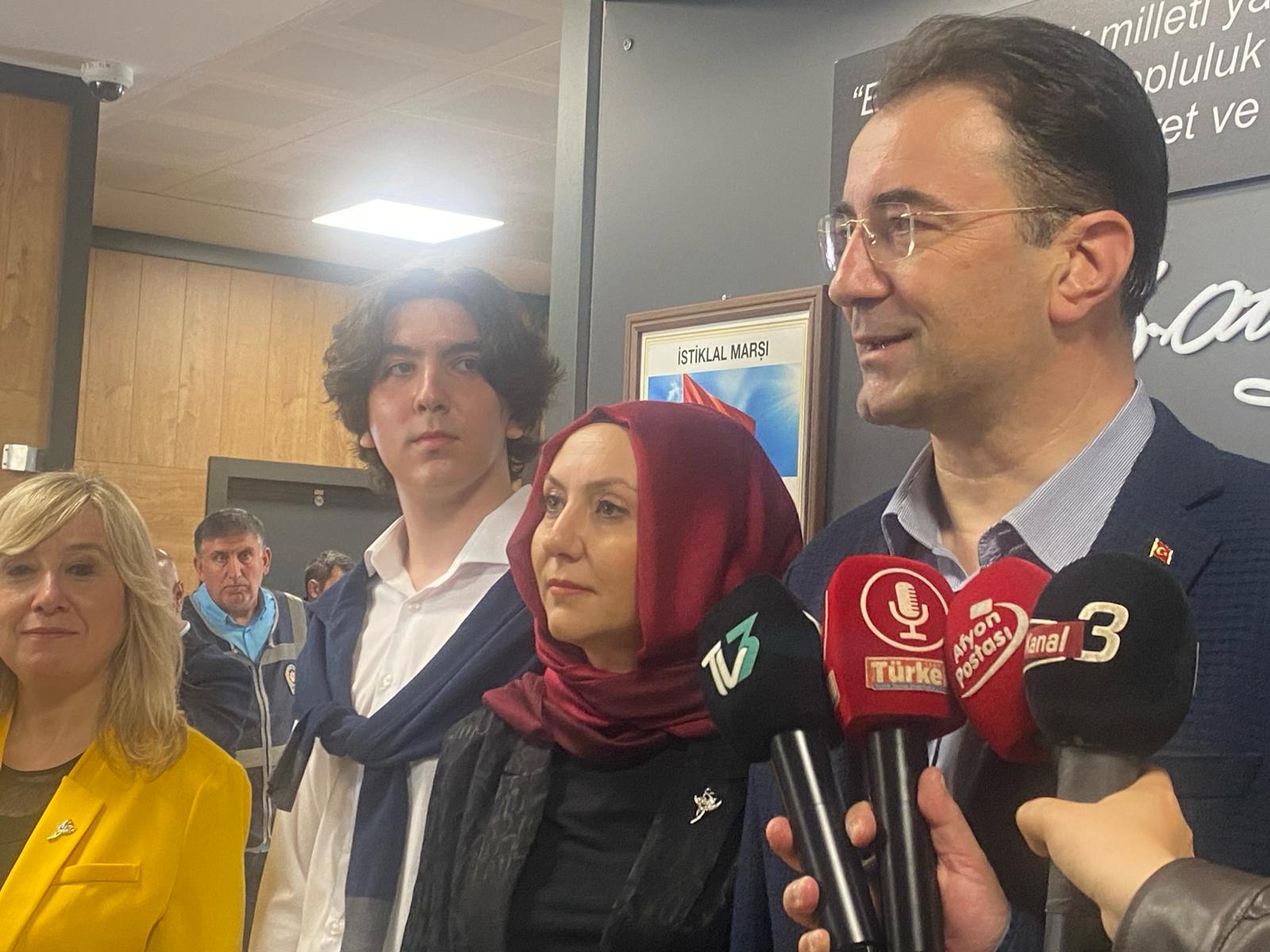 SEZER KÜÇÜKKURT OYUNU KULLANDI İLK SÖZLERİ NE OLDU ?