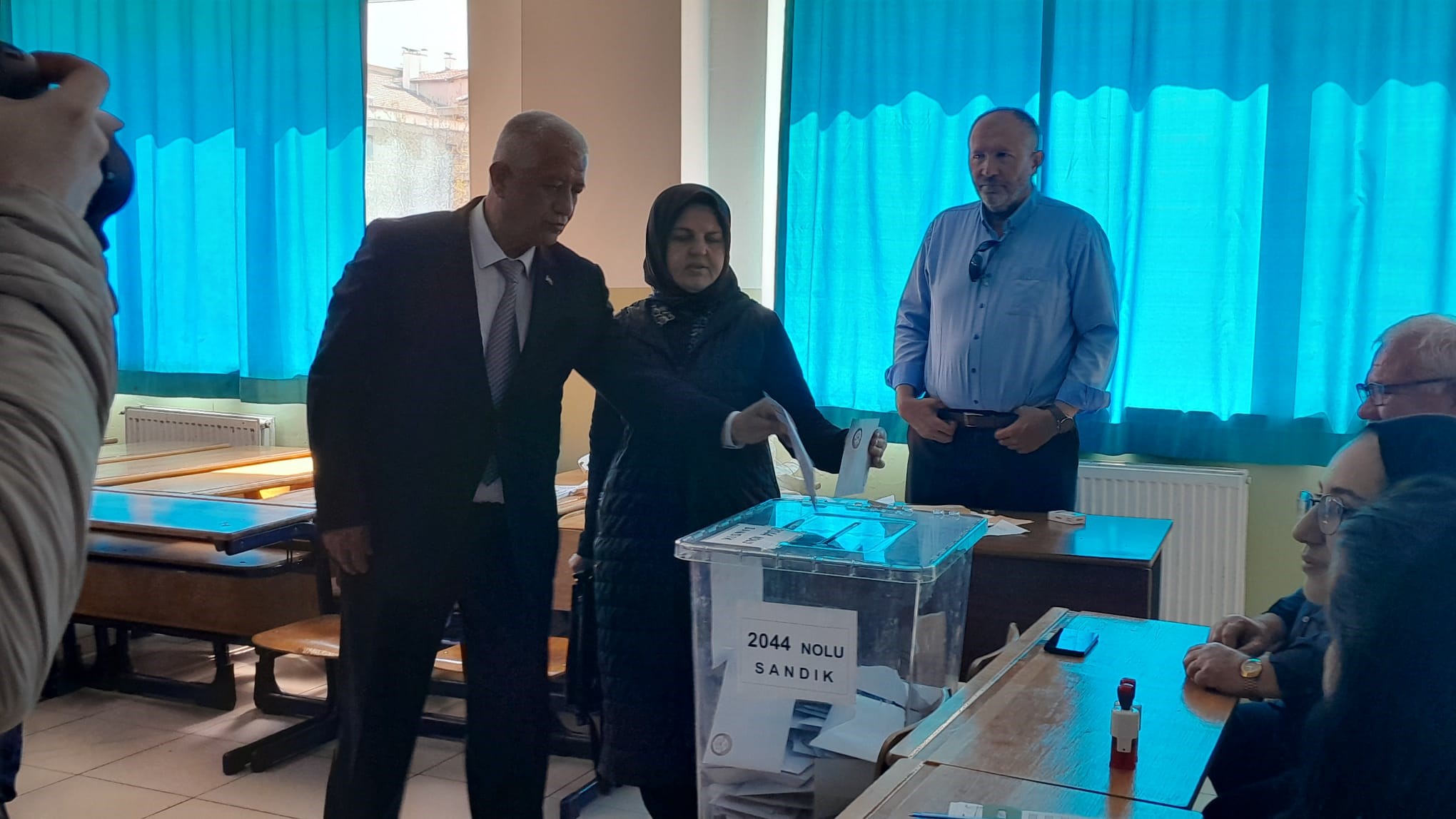 AK Parti Afyonkarahisar İl Başkanı Menteş Oyunu Kullandı Ve Açıklamalarda Bulundu