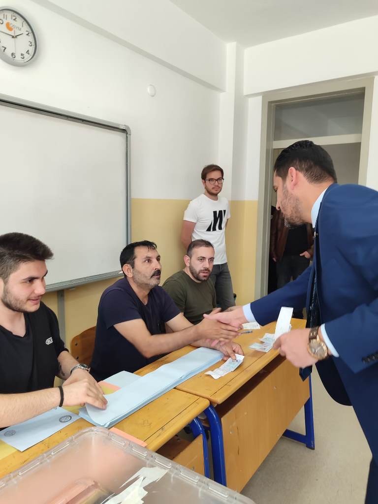 "DEMOKRATİK HAKLARIMIZI KULLANMAK İÇİN BİR ARAYA GELDİK"