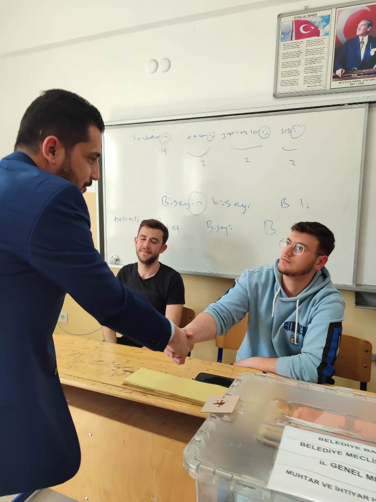 "DEMOKRATİK HAKLARIMIZI KULLANMAK İÇİN BİR ARAYA GELDİK"