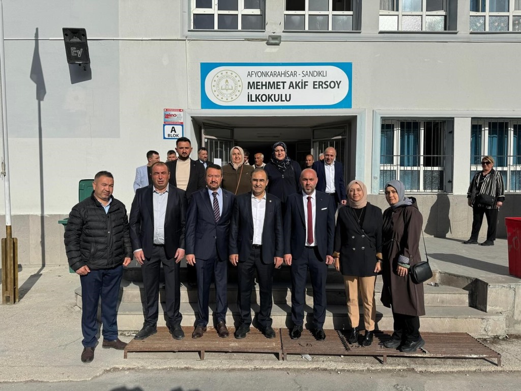 MİLLETVEKİLİ ARSLAN OYUNU SANDIKLI'DA KULLANDI