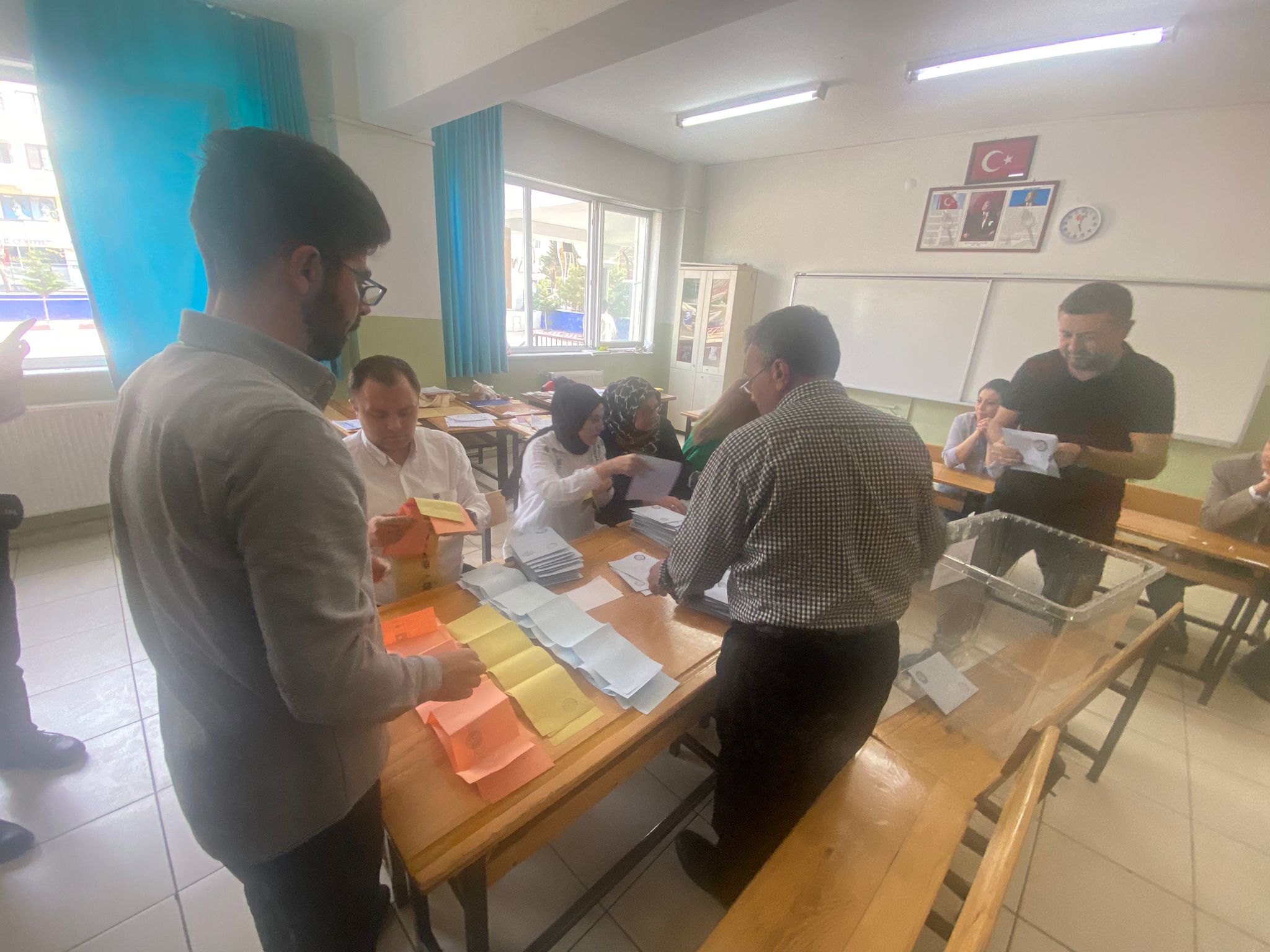 AFYONKARAHİSAR'DA OY SAYIMLARI BAŞLADI