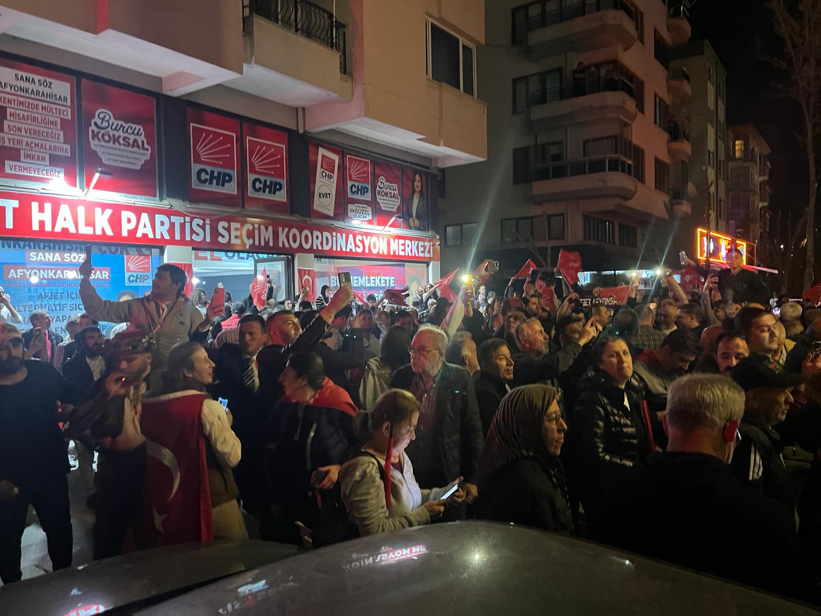 Afyonkarahisar'da Vatandaşlar Kutlamalara Başladı