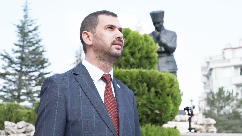 “SEÇMEN YORULMUŞ VE DEĞİŞİM İSTİYORDU”