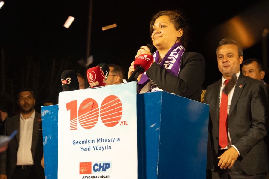 Afyon Tarihinde İlk Yaşandı CHP'nin İlk Kadın Başkanı Köksal