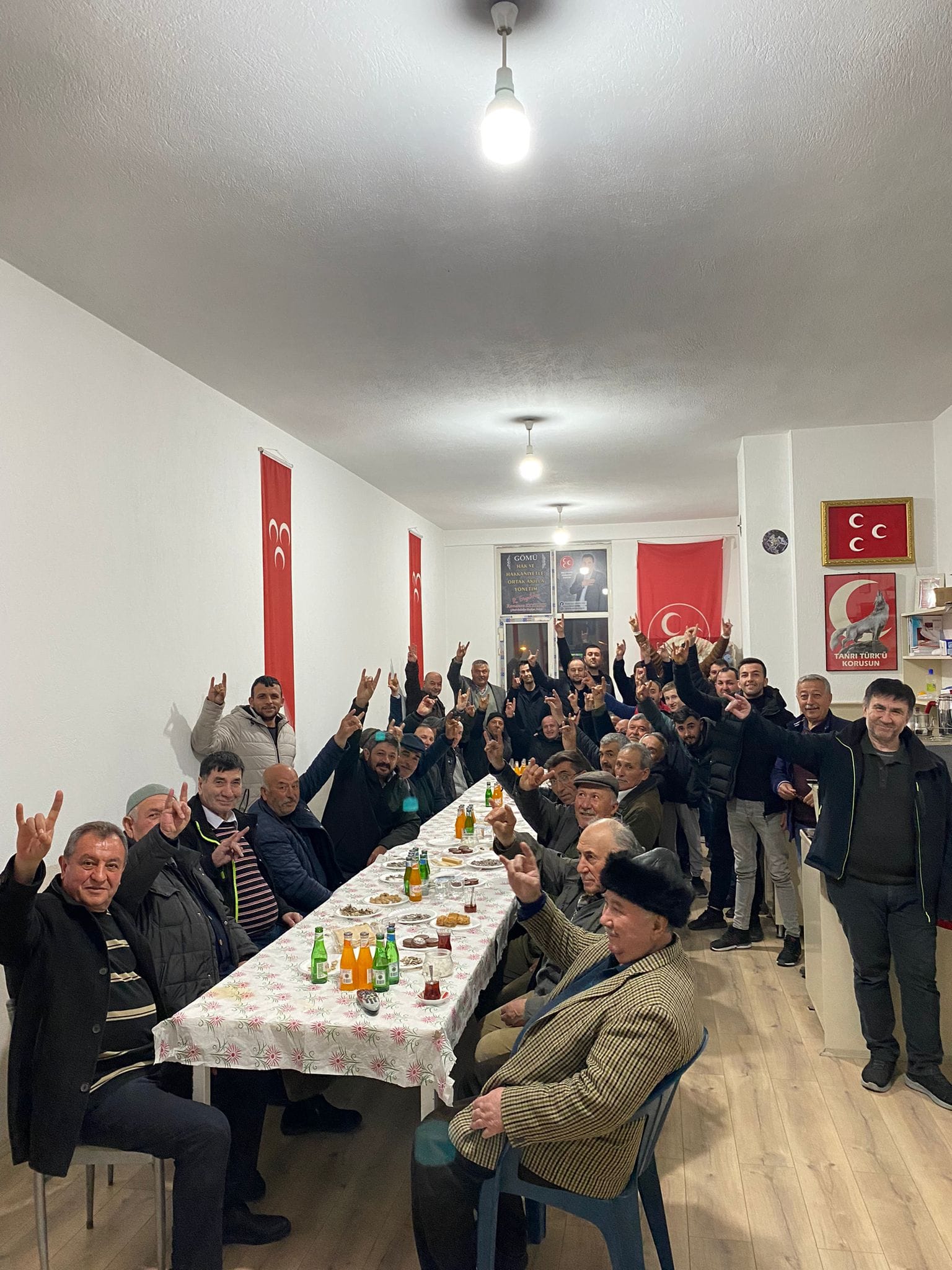 Gömü Belediyesi'nde 30 Yılın Tirajı Sona Erdi: Başkanlık Koltuğu Devrildi!