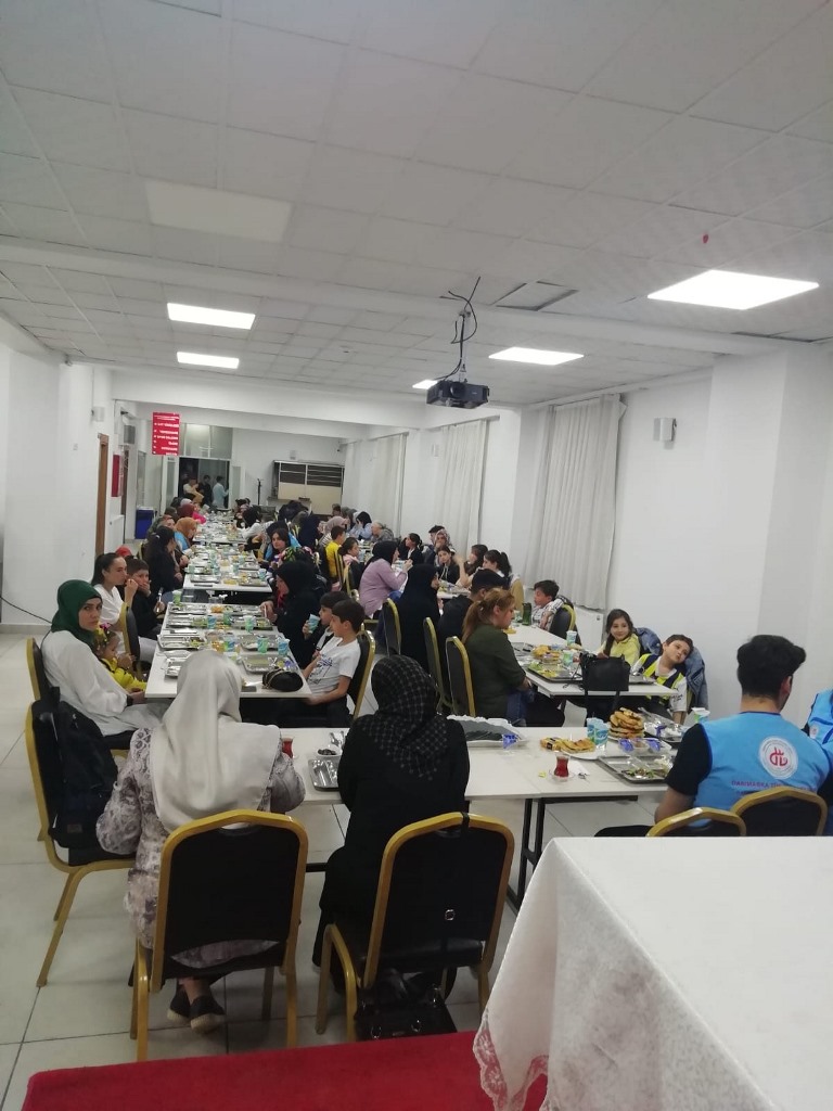 TDV AFYON KADIN KOLLARI İFTAR PROGRAMI DÜZENLEDİ