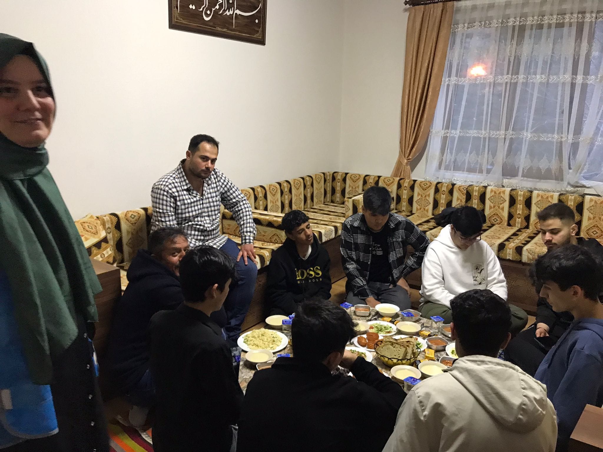 TDV Afyonkarahisar Şubesi Kadın Kolları Temsilcileri İftarda Gençlerle Buluştu