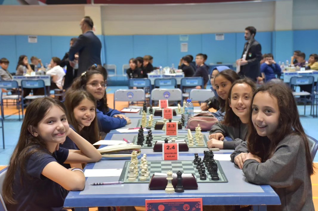 Afyonkarahisar’da Okul Sporları Santranç Müsabakaları Başladı