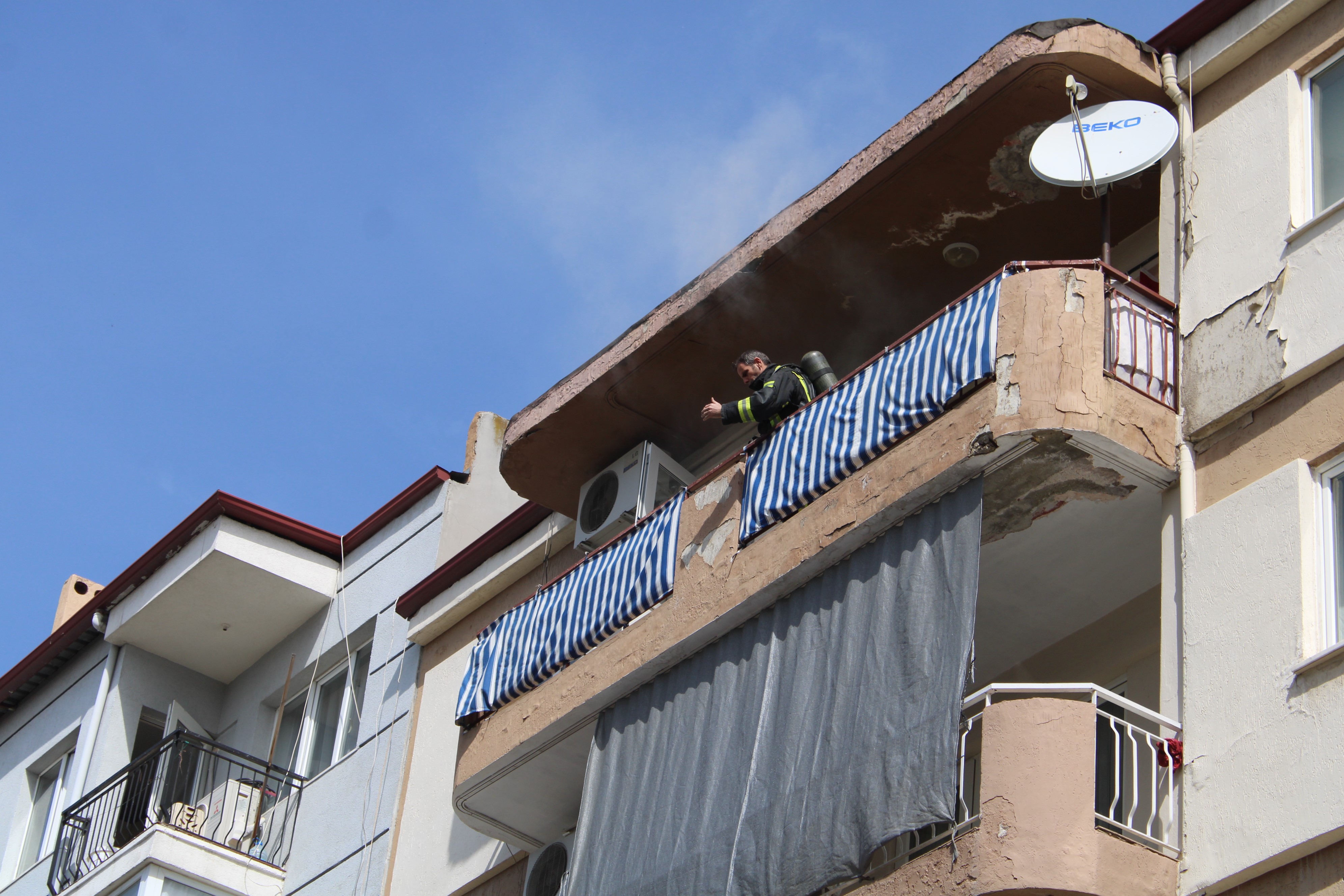 Küçük Çocuk Çakmakla Oynarken Evi Yaktı