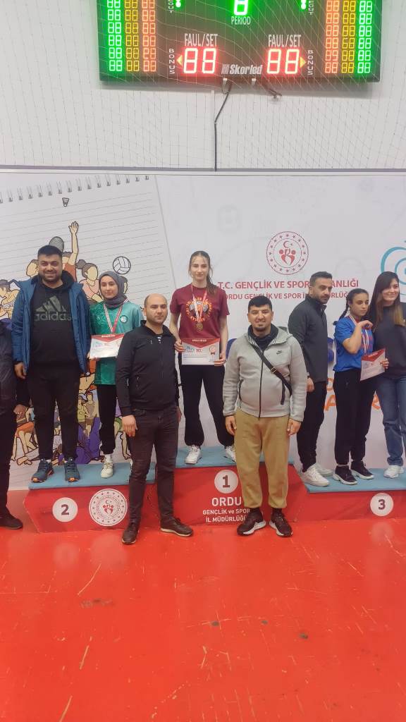 OKUL SPORLARI BİLEK GÜREŞİ ŞAMPİYONU İLAYDA MALKOÇ OLDU