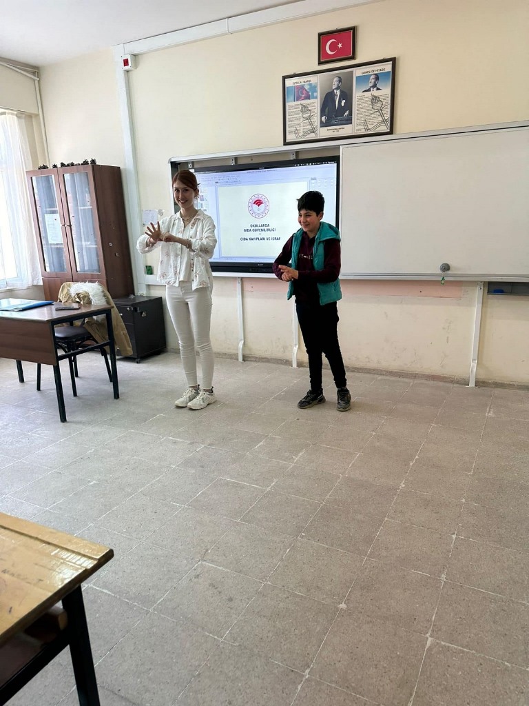KAYADİBİ ORTAOKULU'NDA GIDA GÜVENLİĞİ EĞİTİMİ DÜZENLEDİ