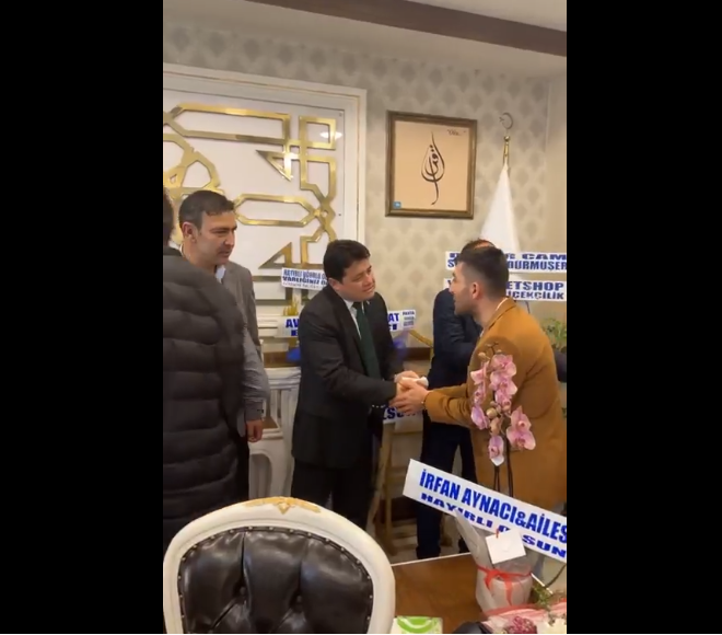 Bolvadin'de Aynacı Belediyede Tebrikleri kabul Etti