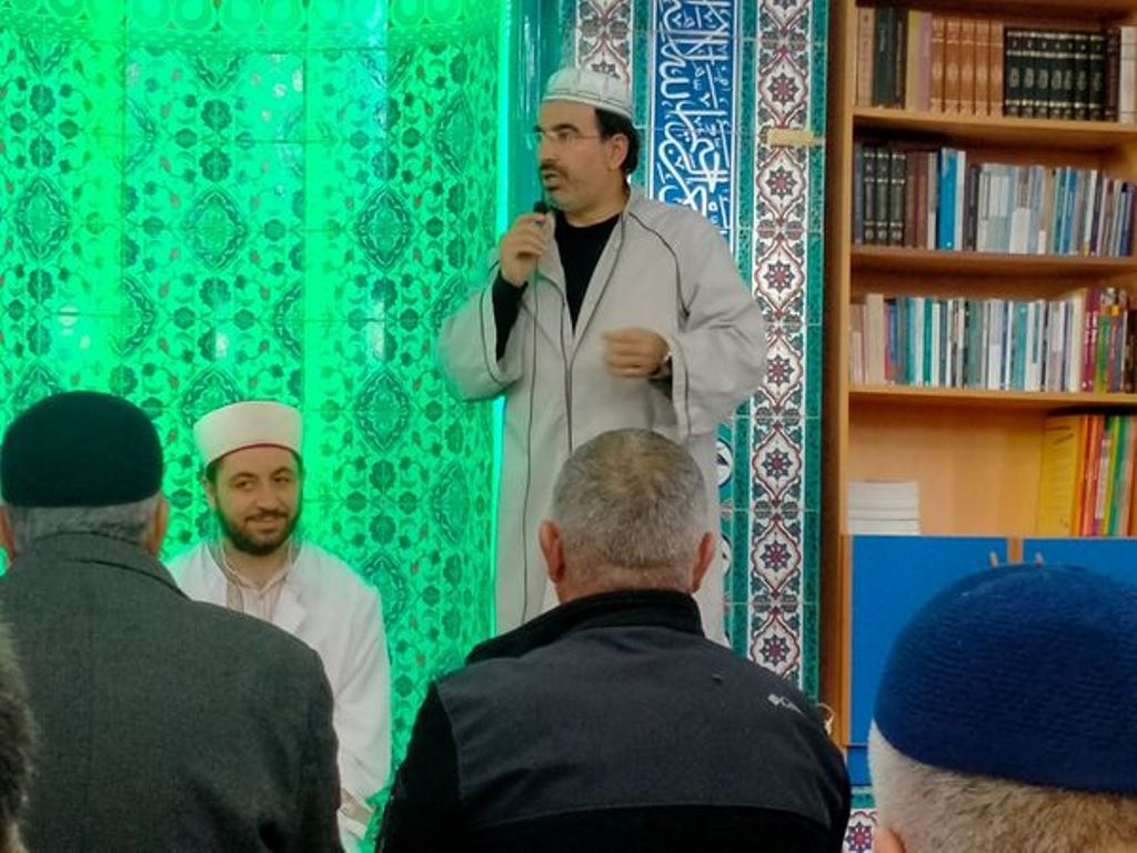 KUR'AN KURSU ÖĞRENCİLERİ İLAHİLER SÖYLEDİ