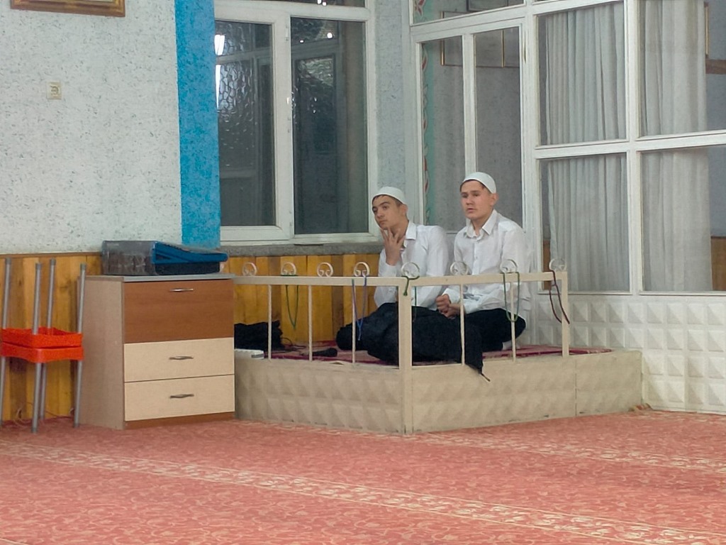 KUR'AN KURSU ÖĞRENCİLERİ İLAHİLER SÖYLEDİ
