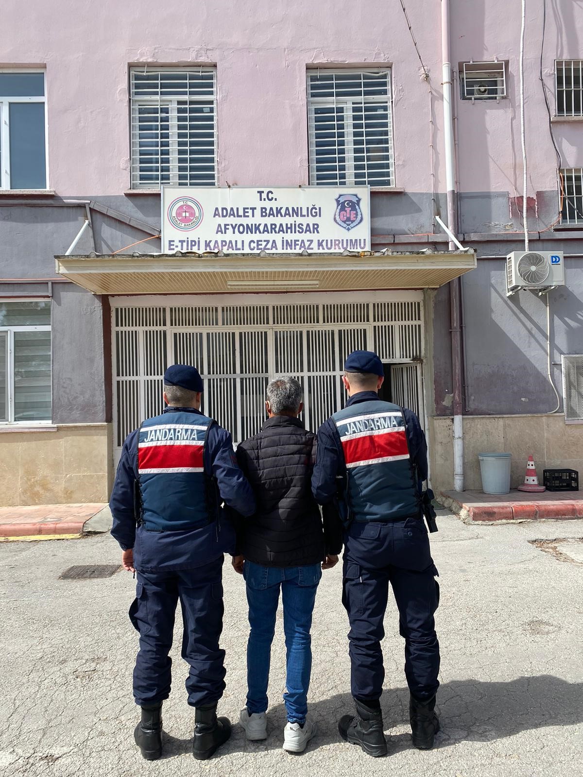 Afyonkarahisar'da Firari 2 Hükümlü Yakalandı