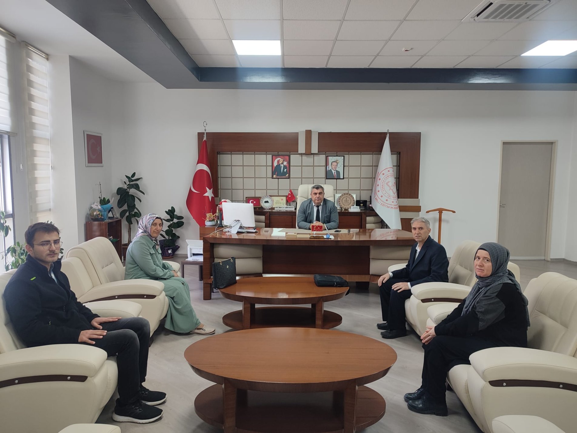 Afyon'un Eğitim Camiasının Başındaki İsme Ziyaretler Sürüyor