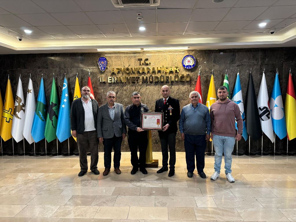 KUMARTAŞLI VE YÖNETİMİ İL EMNİYET MÜDÜRÜ AY’I ZİYARET ETTİ