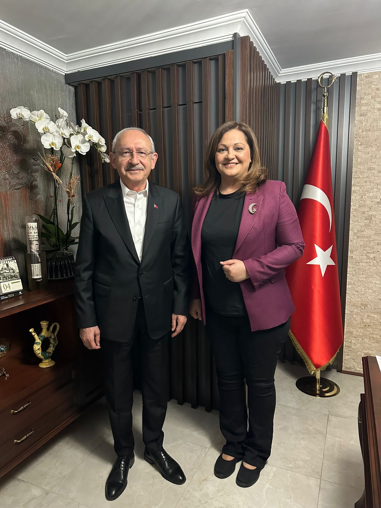 BURCU KÖKSAL'DAN VEFA ÖRNEĞİ