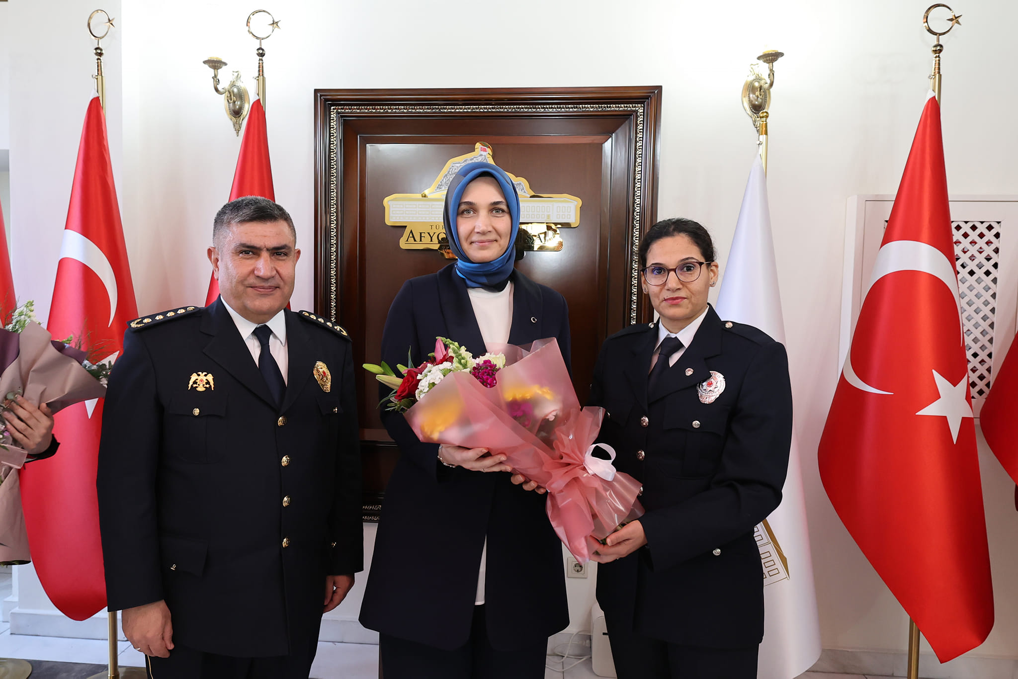 Polis Haftası Kutlamaları Başladı Vali Yiğitbaşı Makamda Ağırladı