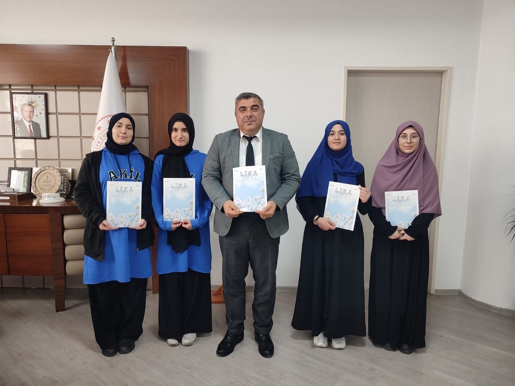MÜDÜR SÜNNETÇİ "LİKÂ" DERGİSİNİ İNCELEDİ