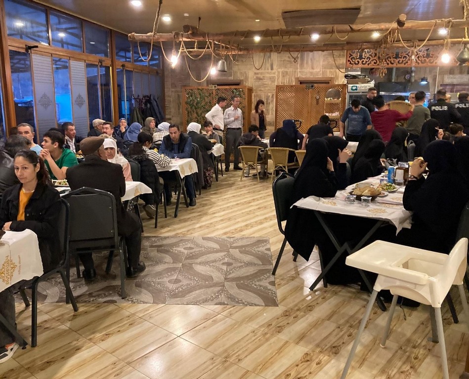 MÜDÜR SÜNNETÇİ "LİKÂ" DERGİSİNİ İNCELEDİ