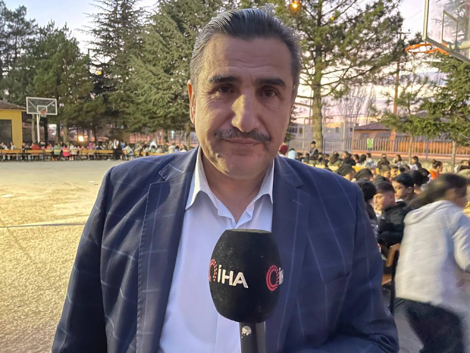 Öğretmen Ve Öğrenciler Bir Araya Geldi 175 Kişilik İftar Yapıldı