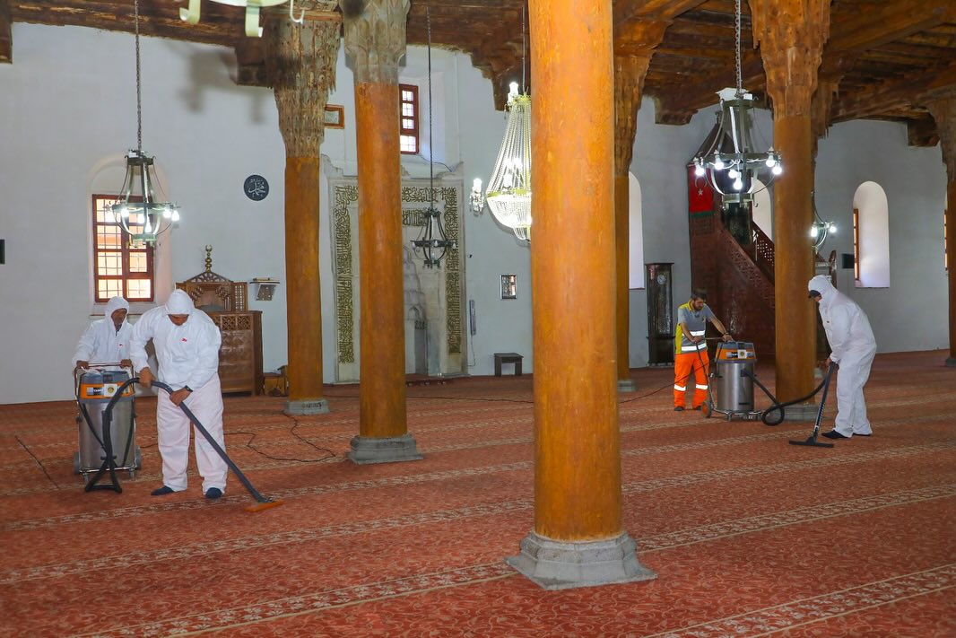 Başkan Köksal Talimat Verdi Mezarlıklar ve Camiler Temizleniyor