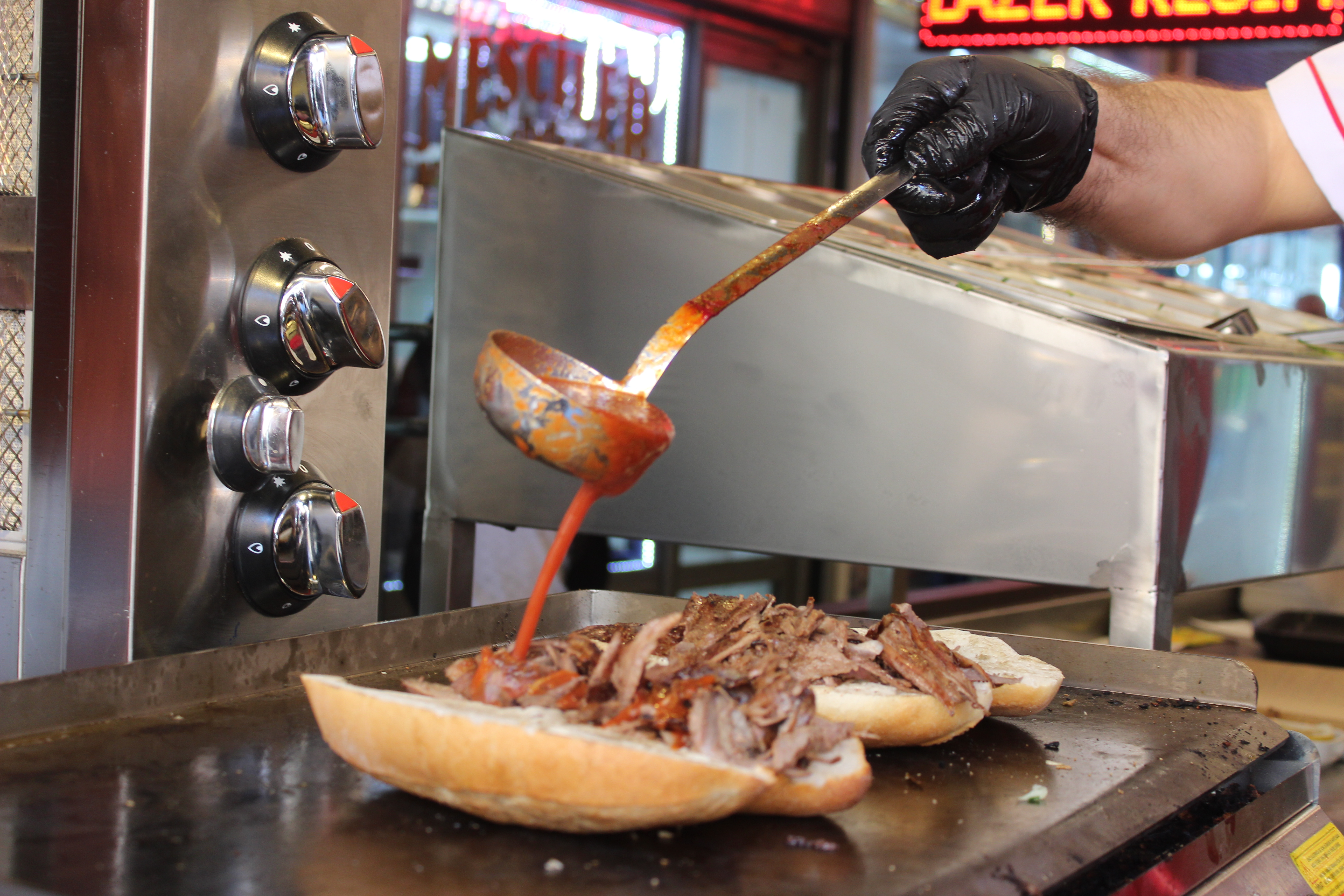 İPEK ET DÖNER, GASTRONOMİ ŞEHRİ AFYON'DA AÇILDI