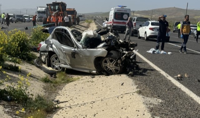 Bayram Tatiline Giden Polis Memuru, Eşi ve 2 Çocuğu Kazada Öldü
