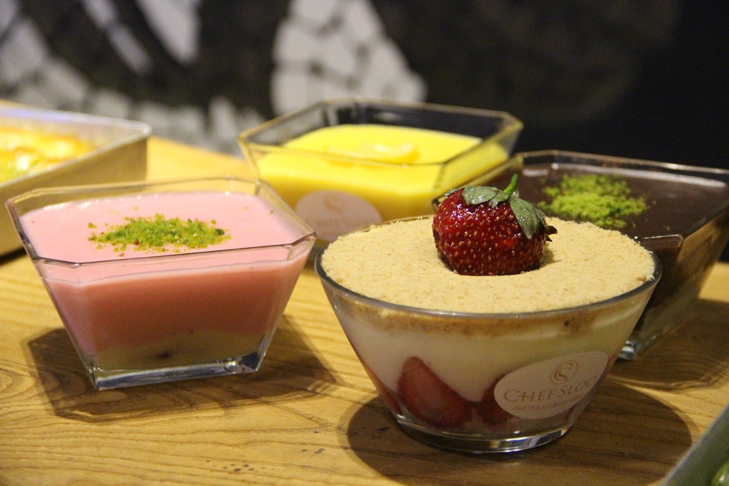 GASTRONOMİ ŞEHRİ AFYON’DA BAYRAM TATLILARI RAFLARDAKİ YERİNİ ALMAYA BAŞLADI