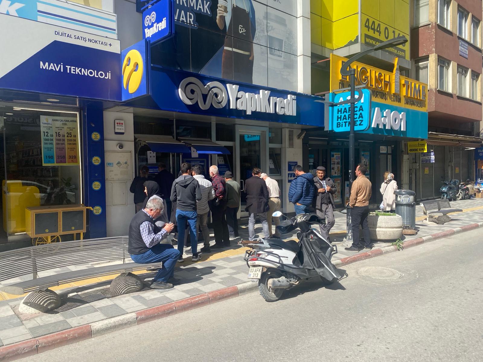 BAYRAM ÖNCESİ BANKA YOĞUNLUĞU
