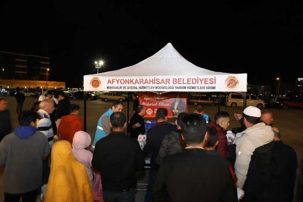 CAMİ ÇIKIŞI KANDİL SİMİDİ DAĞITILDI